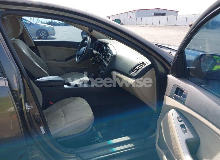 Photo 5 of 2013 Kia Optima LX (VIN 5XXGM4A7XDG197060)