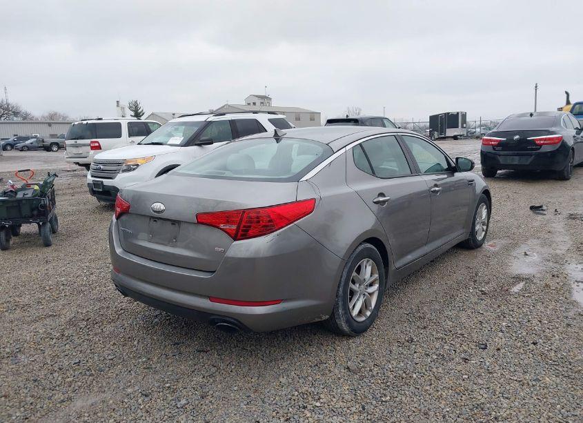 Photo 4 of 2013 Kia Optima LX (VIN 5XXGM4A7XDG220191)