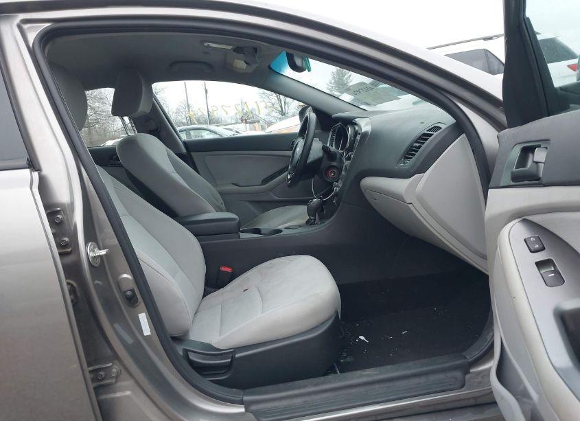 Photo 5 of 2013 Kia Optima LX (VIN 5XXGM4A7XDG220191)