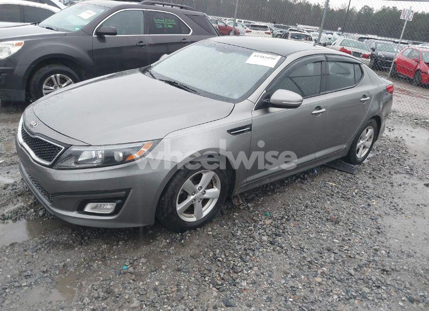 Photo 2 of 2014 Kia Optima LX (VIN 5XXGM4A7XEG261700)