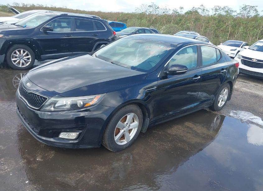 Photo 2 of 2014 Kia Optima LX (VIN 5XXGM4A7XEG275516)