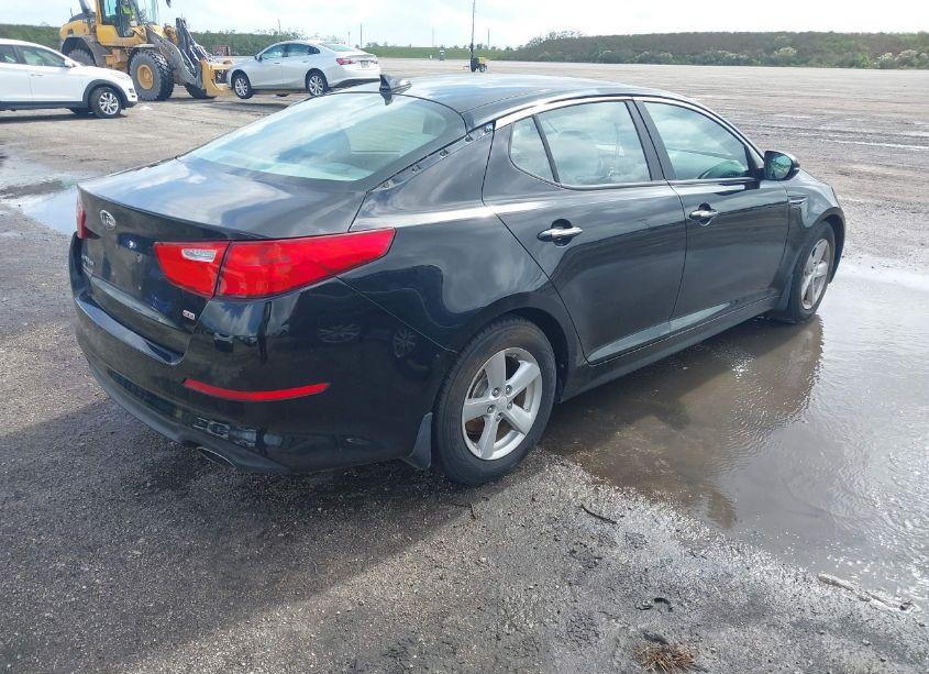 Photo 4 of 2014 Kia Optima LX (VIN 5XXGM4A7XEG275516)