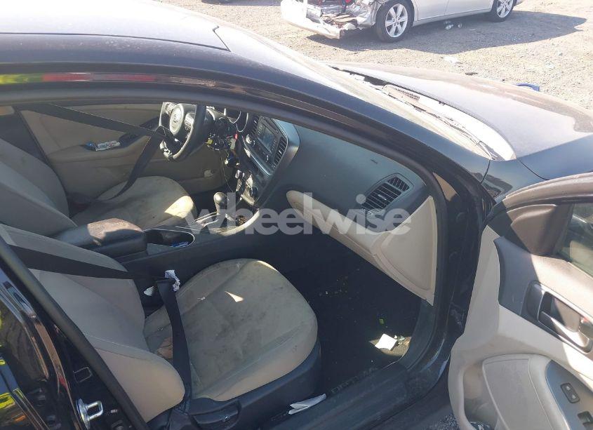 Photo 5 of 2014 Kia Optima LX (VIN 5XXGM4A7XEG276729)