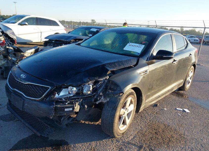 Photo 2 of 2014 Kia Optima LX (VIN 5XXGM4A7XEG280148)