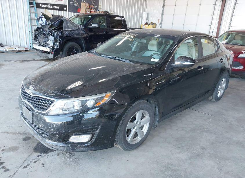 Photo 2 of 2014 Kia Optima LX (VIN 5XXGM4A7XEG284877)