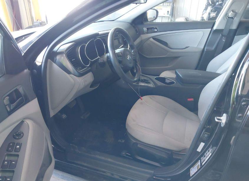 Photo 5 of 2014 Kia Optima LX (VIN 5XXGM4A7XEG284877)