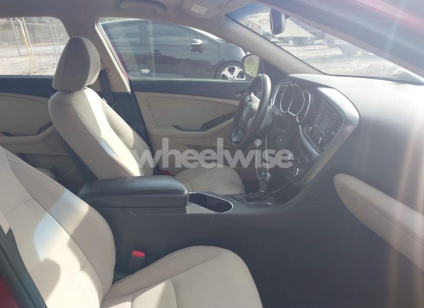 Photo 5 of 2014 Kia Optima LX (VIN 5XXGM4A7XEG299833)