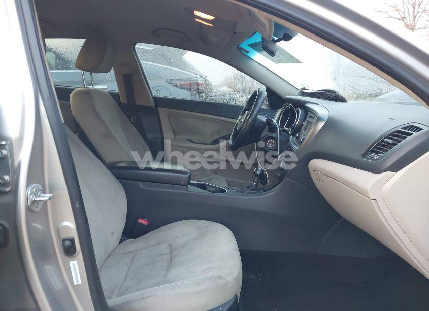 Photo 5 of 2014 Kia Optima LX (VIN 5XXGM4A7XEG317425)