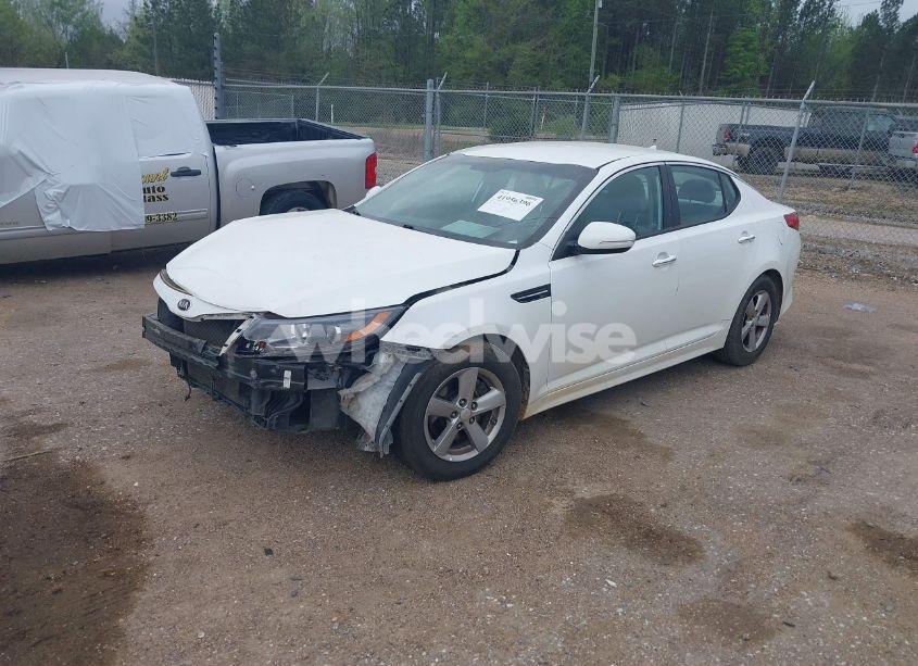 Photo 2 of 2014 Kia Optima LX (VIN 5XXGM4A7XEG320972)