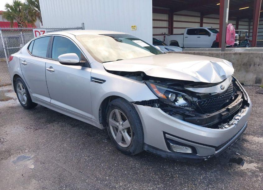 2015 Kia Optima LX (VIN 5XXGM4A7XFG358476) main photo