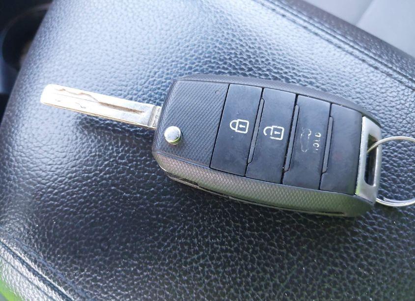 Photo 11 of 2015 Kia Optima LX (VIN 5XXGM4A7XFG358476)