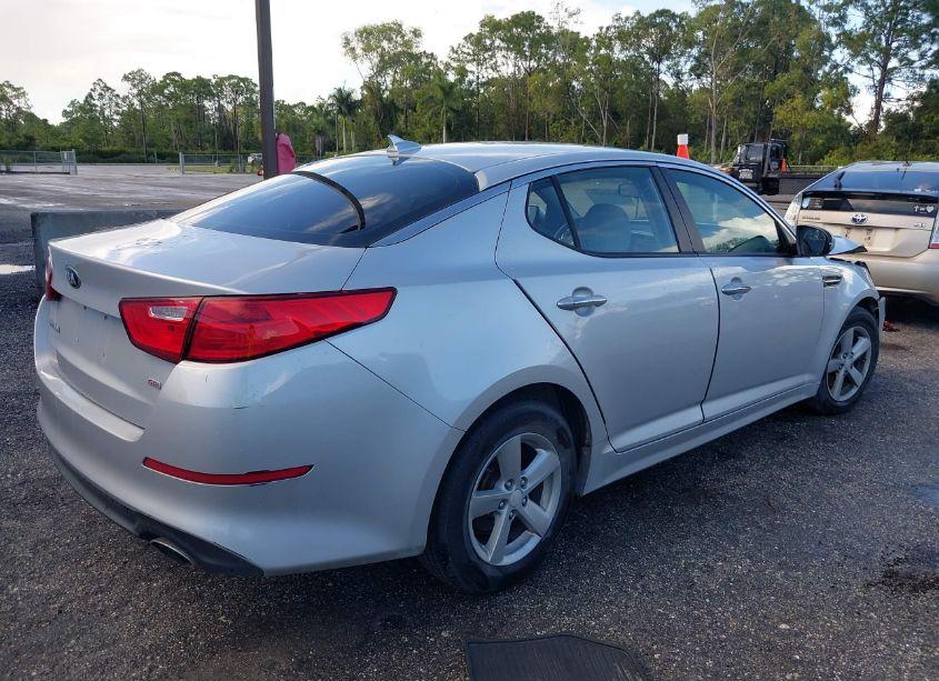 Photo 4 of 2015 Kia Optima LX (VIN 5XXGM4A7XFG358476)