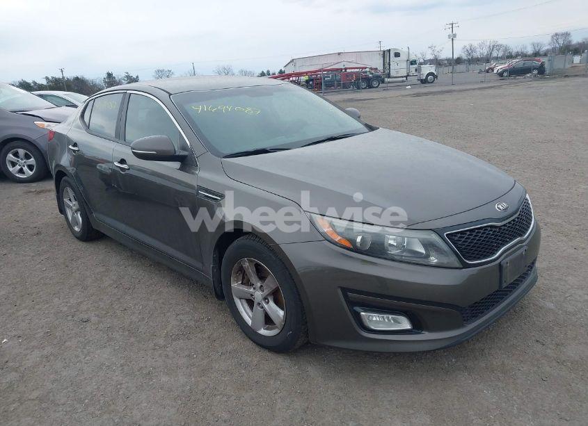 2015 Kia Optima LX (VIN 5XXGM4A7XFG382017) main photo