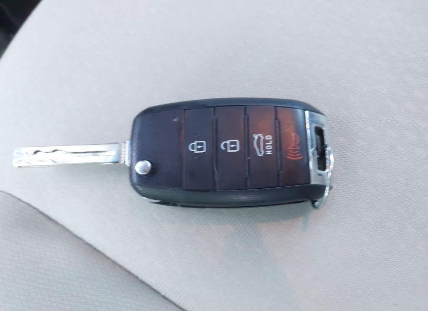 Photo 11 of 2015 Kia Optima LX (VIN 5XXGM4A7XFG388240)