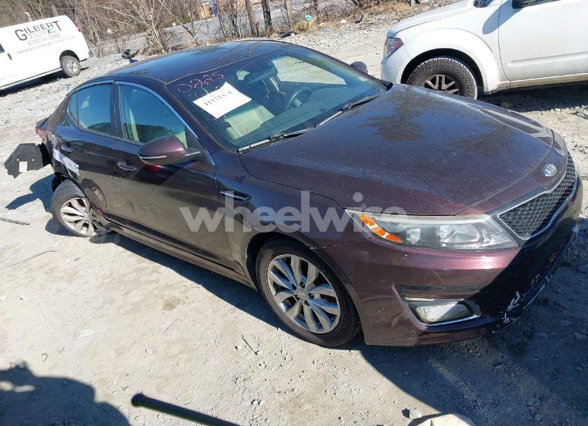 2015 Kia Optima LX (VIN 5XXGM4A7XFG400225) main photo
