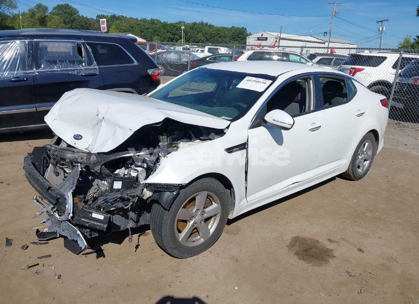 Photo 2 of 2015 Kia Optima LX (VIN 5XXGM4A7XFG439820)