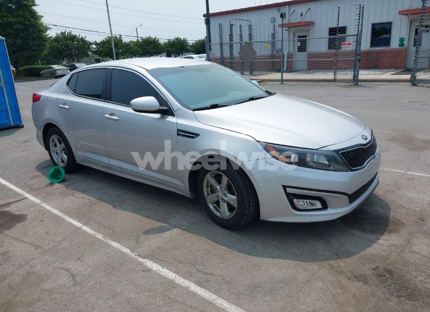 2015 Kia Optima LX (VIN 5XXGM4A7XFG452440) main photo