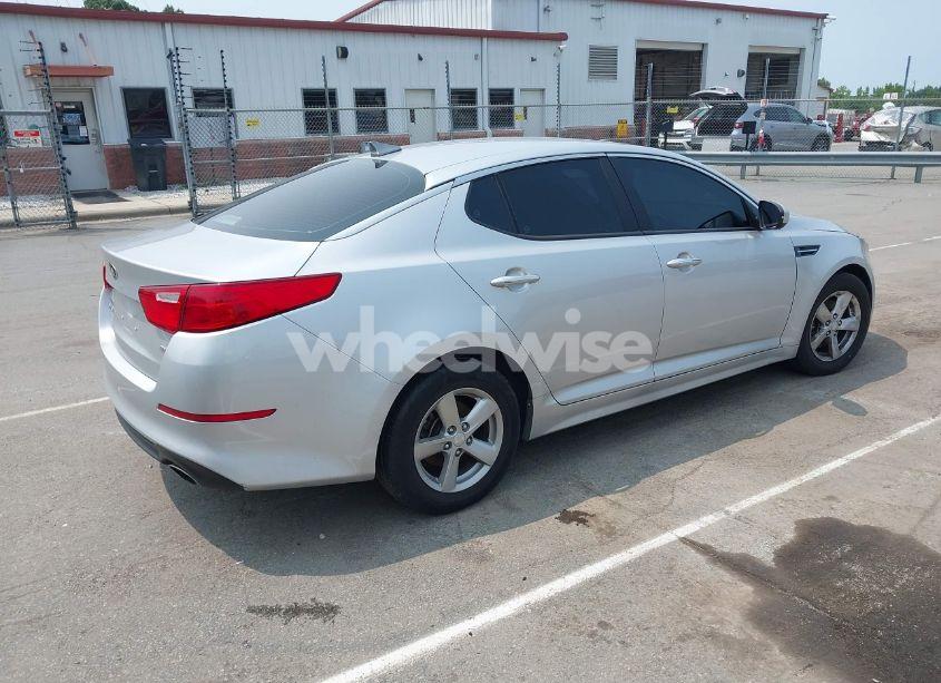 Photo 4 of 2015 Kia Optima LX (VIN 5XXGM4A7XFG452440)
