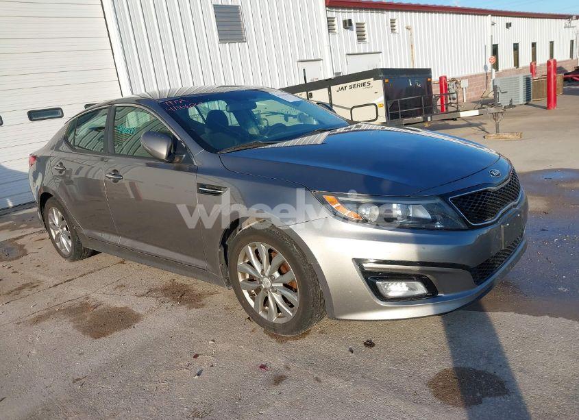2015 Kia Optima LX (VIN 5XXGM4A7XFG461641) main photo