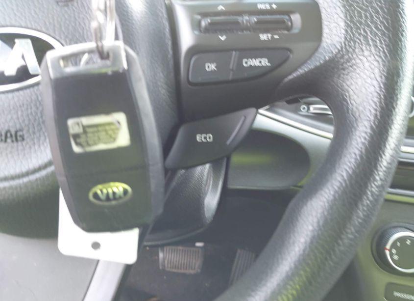 Photo 11 of 2015 Kia Optima LX (VIN 5XXGM4A7XFG464538)