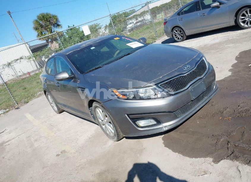 2015 Kia Optima LX (VIN 5XXGM4A7XFG471098) main photo