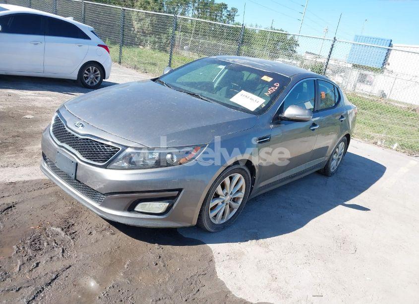 Photo 2 of 2015 Kia Optima LX (VIN 5XXGM4A7XFG471098)