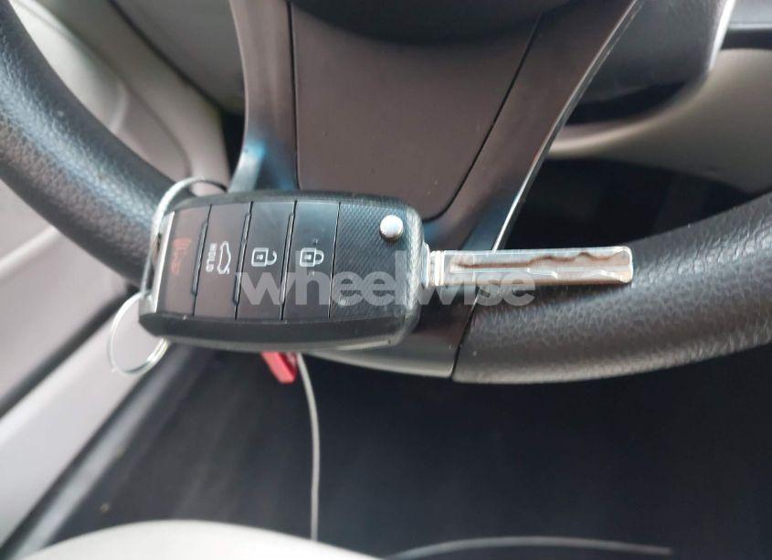 Photo 11 of 2015 Kia Optima LX (VIN 5XXGM4A7XFG473353)