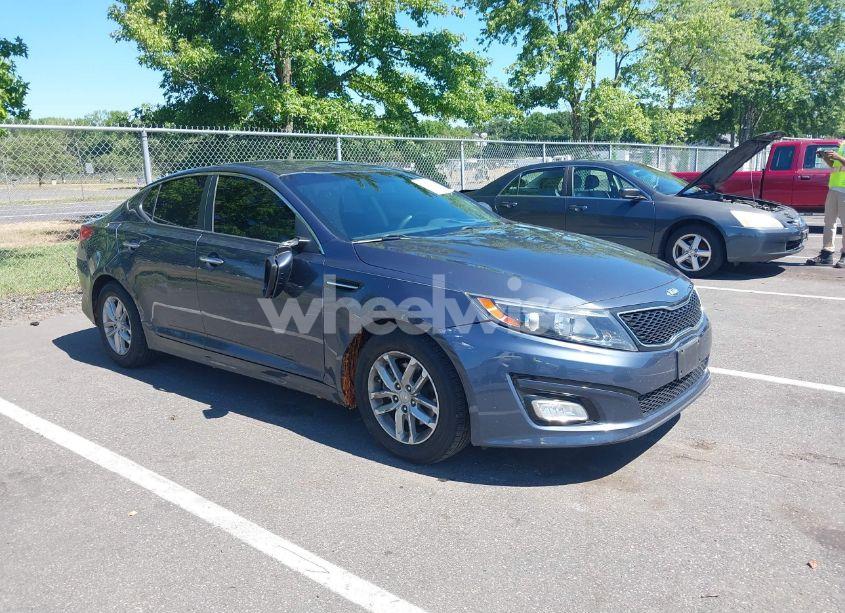 2015 Kia Optima LX (VIN 5XXGM4A7XFG482294) main photo