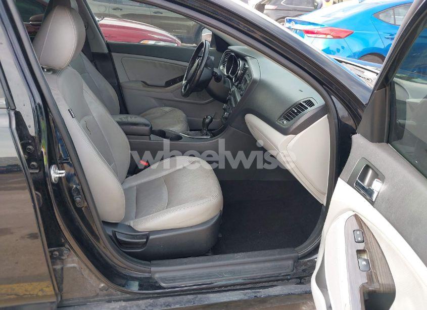 Photo 5 of 2012 Kia Optima EX (VIN 5XXGN4A70CG087047)