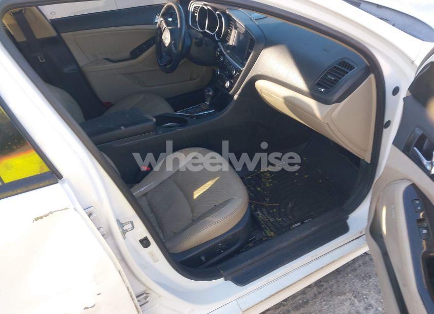 Photo 5 of 2015 Kia Optima EX (VIN 5XXGN4A70FG387126)