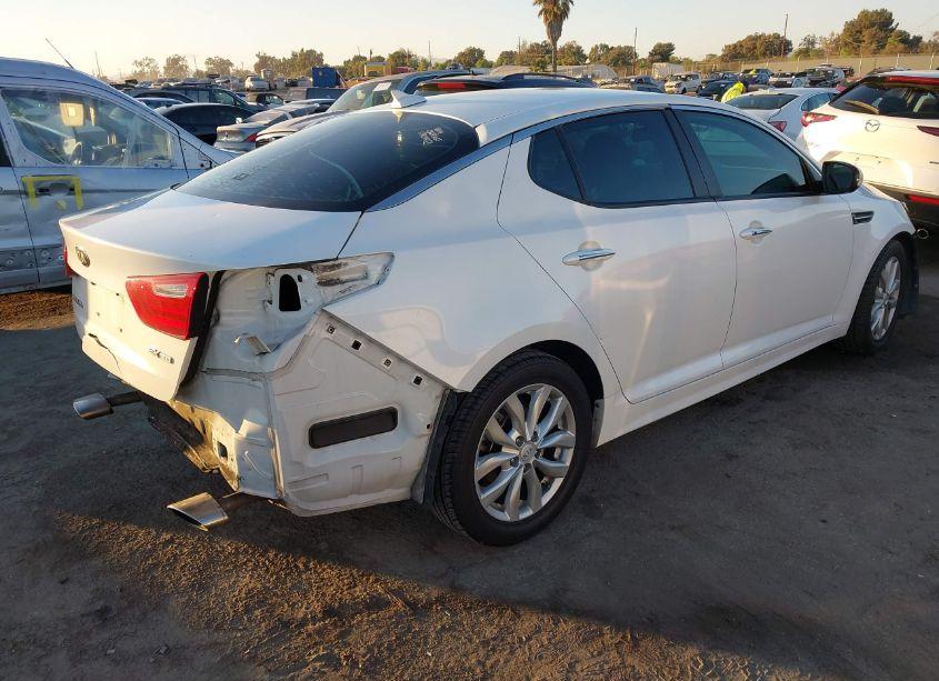Photo 4 of 2015 Kia Optima EX (VIN 5XXGN4A70FG437894)