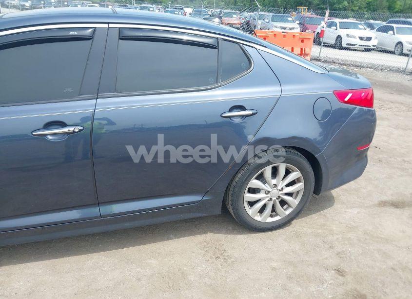 Photo 6 of 2015 Kia Optima EX (VIN 5XXGN4A71FG402457)