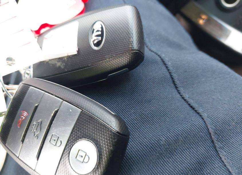 Photo 11 of 2015 Kia Optima EX (VIN 5XXGN4A71FG502820)