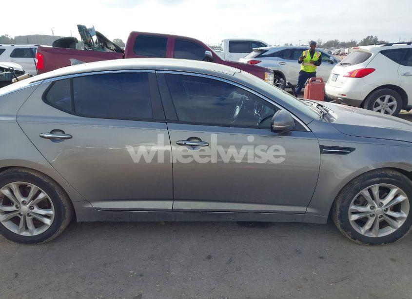 Photo 13 of 2013 Kia Optima EX (VIN 5XXGN4A72DG125041)