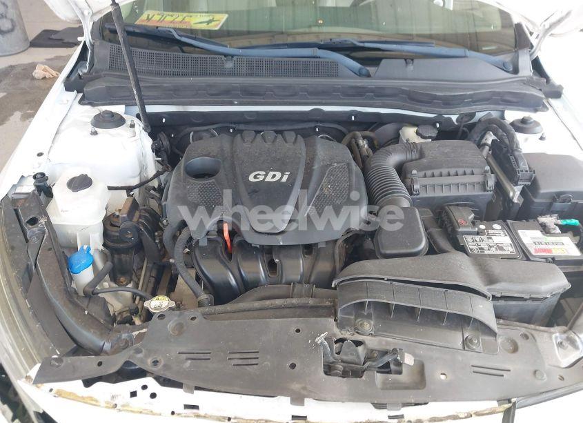 Photo 10 of 2015 Kia Optima EX (VIN 5XXGN4A72FG350868)