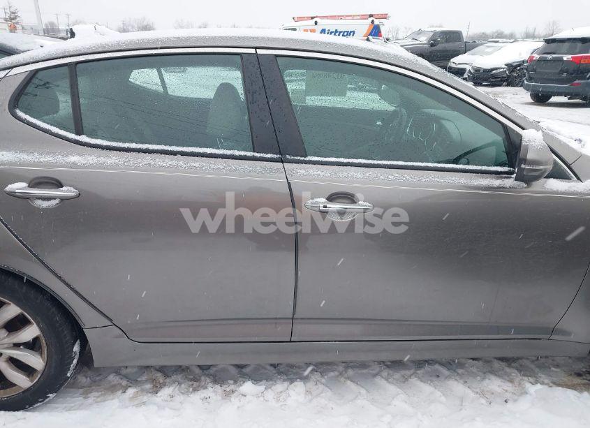 Photo 13 of 2015 Kia Optima EX (VIN 5XXGN4A72FG437864)