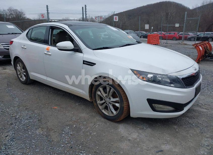 2013 Kia Optima EX (VIN 5XXGN4A75DG137801) main photo