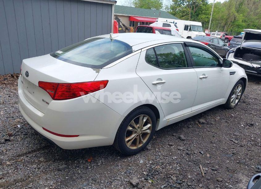 Photo 4 of 2013 Kia Optima EX (VIN 5XXGN4A75DG256318)