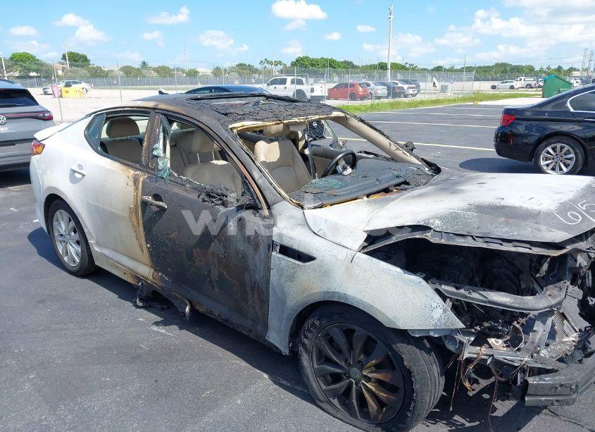 Photo 12 of 2015 Kia Optima EX (VIN 5XXGN4A75FG416782)