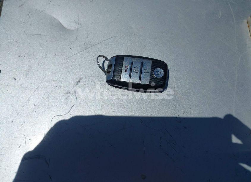 Photo 11 of 2015 Kia Optima EX (VIN 5XXGN4A76FG353935)