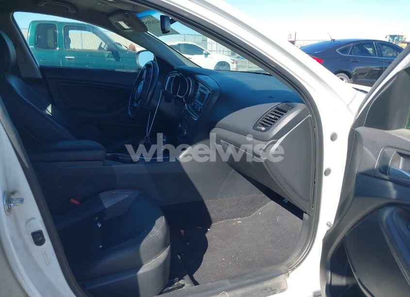 Photo 5 of 2015 Kia Optima EX (VIN 5XXGN4A76FG512789)