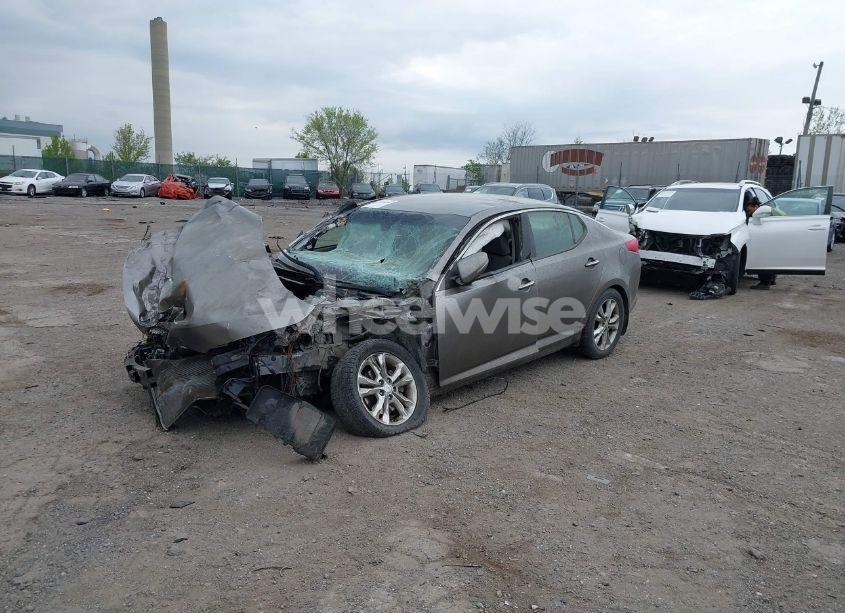 Photo 2 of 2013 Kia Optima EX (VIN 5XXGN4A77DG111541)