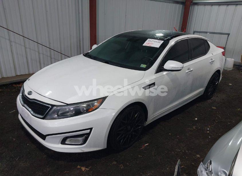 Photo 2 of 2015 Kia Optima EX (VIN 5XXGN4A77FG496490)