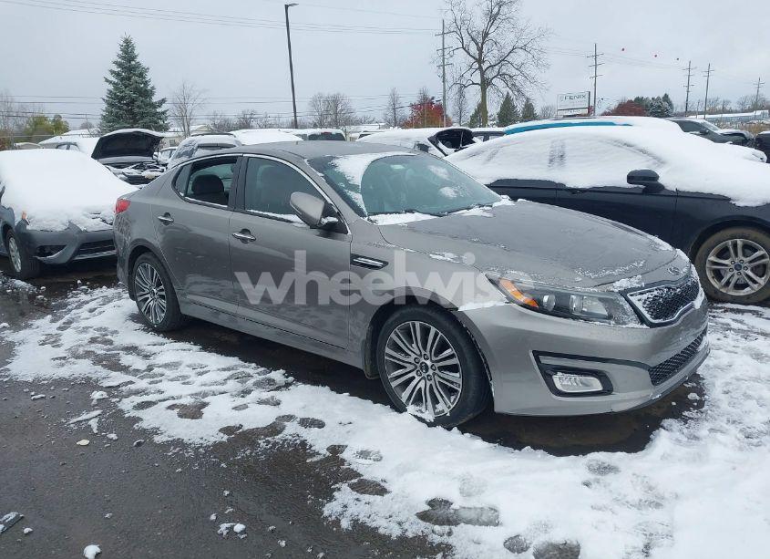 2015 Kia Optima EX (VIN 5XXGN4A77FG508749) main photo