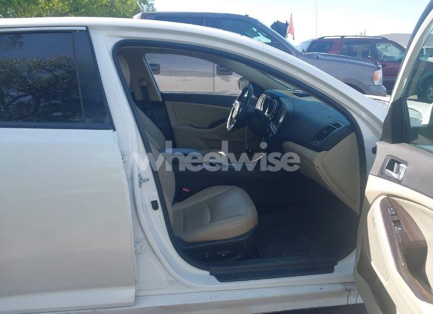 Photo 5 of 2015 Kia Optima EX (VIN 5XXGN4A78FG430885)