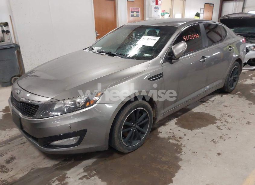 Photo 2 of 2013 Kia Optima EX (VIN 5XXGN4A79DG127403)