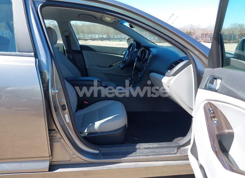 Photo 5 of 2015 Kia Optima EX (VIN 5XXGN4A79FG511605)