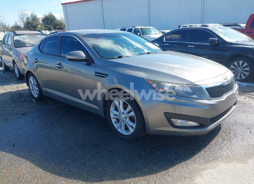 2013 Kia Optima EX (VIN 5XXGN4A7XDG104440) main photo