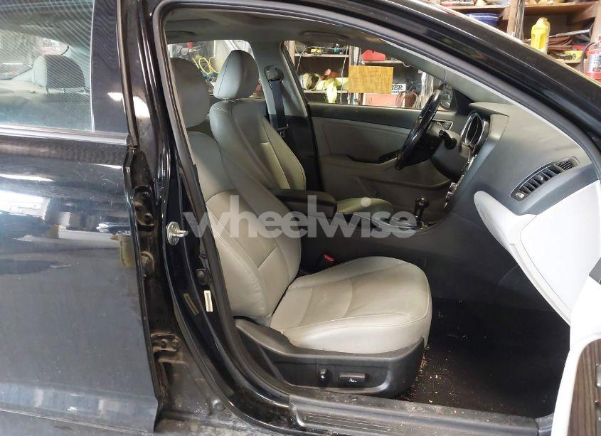 Photo 5 of 2015 Kia Optima EX (VIN 5XXGN4A7XFG352884)