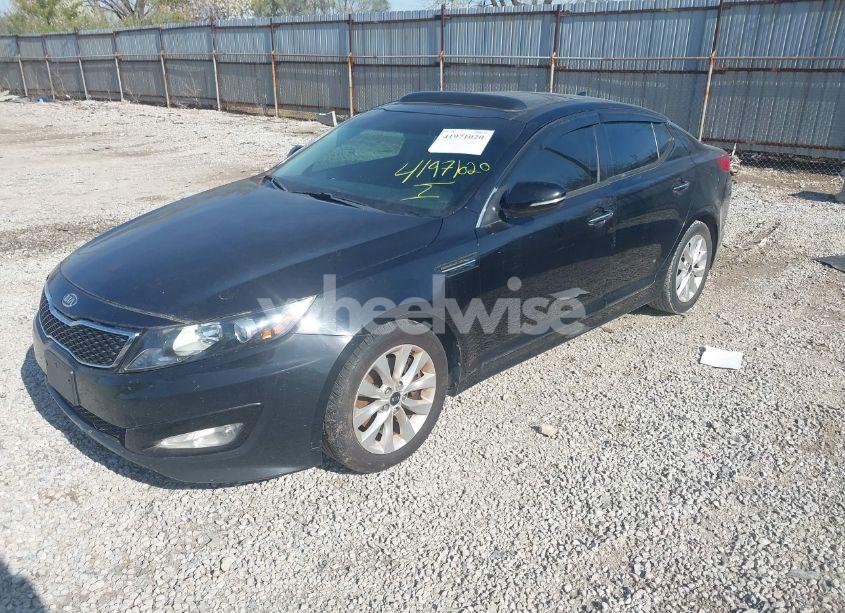Photo 4 of 2012 Kia Optima SX (VIN 5XXGR4A60CG002221)